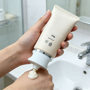 Tube en plastique PE beige personnalisé de 150 ml avec bouchon à vis pour crème pour les yeux et emballage cosmétique, impression sérigraphique - Product Image 4