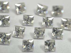 จตุรัสตัดเพชรโมอิส2มม. สีขาวกับจตุรัสเพชรโมอิสซาไนต์บริสุทธิ์ - Product Image 5