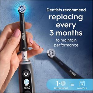 Cabezal de cepillo de dientes eléctrico Oral-B iO Ultimate Clean, cerdas retorcidas y anguladas para una eliminación más profunda de la placa, paquete de 2 cepillos de dientes - Product Image 5