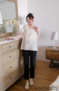 A343 Chemise d'été en coton doux brodé de fleurs pour femmes enceintes Vêtements de maternité respirants légèrement élastiques Vente en gros - Product Image 6