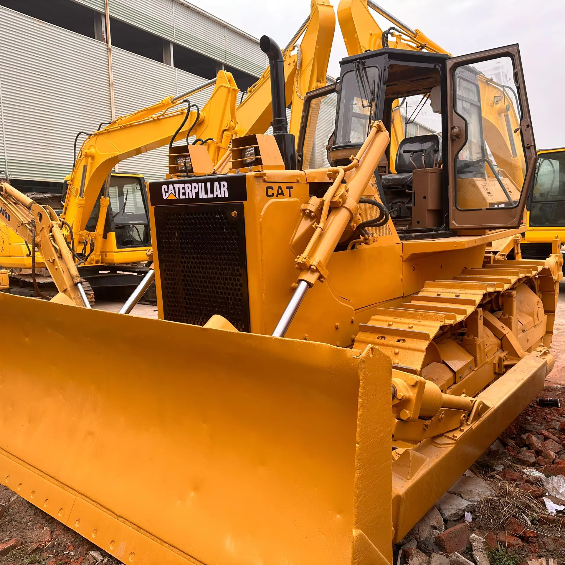 Бульдозер Caterpillar D6G2 с основными компонентами, низкая цена, конструктивные особенности двигателя, подшипник насоса