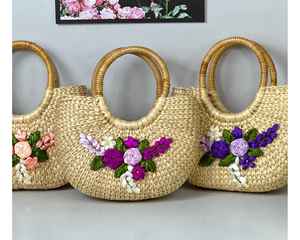 Bolsa redonda de jacinto de agua con textura natural Bolsa de jacinto de agua de Vietnam Suministro al por mayor para minoristas y compradores de exportación - Product Image 1