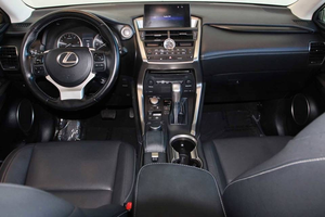 2017 pour NX 200t SUV 4 portes AWD avec autonomie de 601-700 km, batterie de 90-110 kWh, moteur de 150-200 kW, couple de 500 Nm, origine américaine - Product Image 2