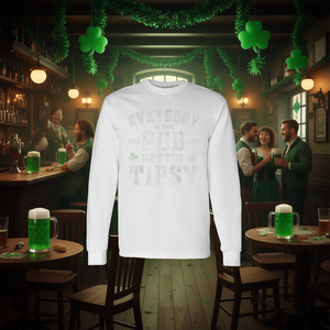 T-shirt a maniche lunghe per il giorno di San Patrizio con stampa: Tutti nel pub che si versano in testa un po' di birra - Product Image 3
