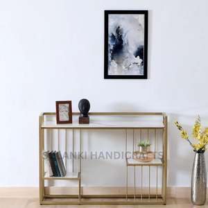 Table console contemporaine en métal finition or avec dessus en porcelaine pour salon villa hôtel cuisine salle à manger meubles à usage domestique - Product Image 1