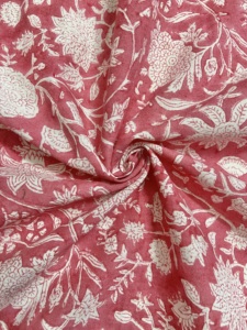 Textil de Algodón Estampado a Mano con Diseño Floral Rojo Tradicional Indio, Diseño Botánico Indio Vintage - Product Image 3
