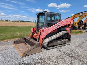 Motor de cargador de orugas compacto de potencia robusta Kubota 2015 para trabajos exigentes Bomba de cargador de orugas con motor esencial - Product Image 3