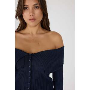 Pull décontracté pour femme en maille à épaules dénudées avec détail nœud, respirant, pour l'automne/hiver, motif imprimé sur le devant - Product Image 3