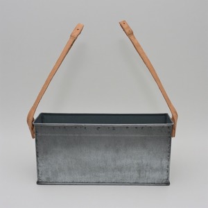 Jardinera de cuero galvanizado hecha a mano con detalles artesanales ornamentados diseñados para interiores decorativos de temporada - Product Image 5