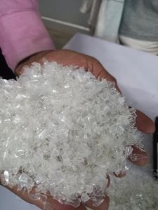 Bouteille d'eau broyée en flocons PET recyclés en usine vietnamienne (Mme Xavia + 84 333371330) - Product Image 3