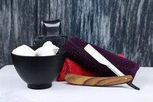 Le rasoir de barbier professionnel en bois à bord droit Hustler-Shavette à gorge coupée de qualité salon - Product Image 4