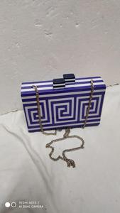 Conjunto Completo de Collar con Colgante de Mariposa Vintage Chapado en Oro con Imitación de Perla y Bolso de Resina con Forma de D para Mujer, Ideal para Bodas - Product Image 5