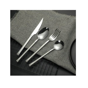 Service de salade de couleur argent, ensemble de couverts de serveur et de vaisselle sans danger pour les aliments, ensemble de service de salade en acier inoxydable 2 pièces - Product Image 2