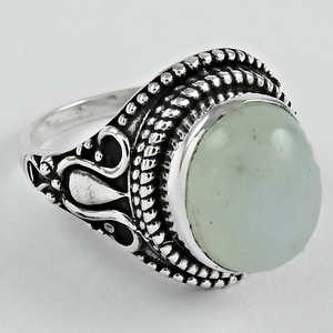 Anillo de Plata de Diseño Retro con Piedra Lunar Arcoíris de Corte Ovalado Hecha a Mano, Hermoso y Casual, Estilo Bohemio Antiguo - Product Image 1