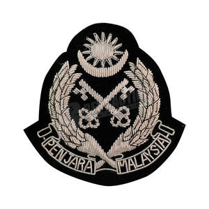 Vente en gros de nouveaux insignes de broderie à la main de haute qualité en métal et chenille pour uniformes - Product Image 6