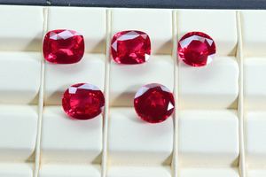 Piedra preciosa de rubelita cultivada en laboratorio, piedra de rubelita sintética facetada suelta, gemas de rubelita de laboratorio para hacer joyas - Product Image 2