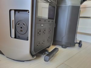 Livraison gratuite - Station d'alimentation portable 12 kWh DE_LTA Pro 3 avec 2 batteries supplémentaires - Sortie AC 120/240V 4000W - Générateur solaire - Product Image 3