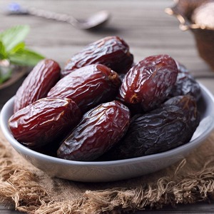 Chất lượng cao medjool ngày ngọt ngào và Chewy tự nhiên dinh dưỡng số lượng lớn Hữu Cơ trái cây sấy khô đồ ăn nhẹ lớn ẩm medjool - Product Image 2