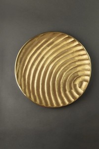 Plateau décoratif doré Plat de service en laiton fabriqué à la main Centre de table Décoration de table Design moderne Accent pour la maison Plateau moderne - Product Image 3