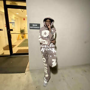 LOW quantité minimale de commande Survêtements personnalisés Patchs brodés Logo Noir Crop Top Sweatsuit Pantalon de survêtement évasé et ensembles de sweats à capuche zippés pour hommes - Product Image 6