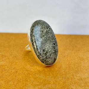 แหวนแต่งงานของผู้หญิงเงินสเตอร์ลิง925พลอยปะการังสีดำกระเบนแท้เครื่องประดับสำหรับงานปาร์ตี้ขายส่ง - Product Image 1