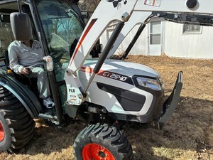 2025 B-O-B-C-A-T CT2540 4x4 Matériel agricole Moteur diesel performant Robuste à prix de gros - Product Image 4