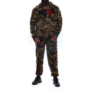 ชุดวอร์มฤดูหนาวสำหรับผู้ชาย ทนทาน ระบายอากาศได้ดี น้ำหนักเบา มีฮู้ด ผลิตจากผ้าฝ้าย/โพลีเอสเตอร์ ปรับแต่งได้ เหมาะสำหรับกิจกรรมกลางแจ้ง - Product Image 1