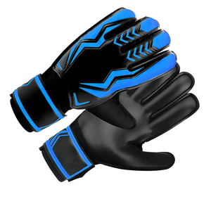 Gants de gardien de but Elite Soccer avec maille ventilée à la paume en latex solide et conception de dragonne durable - Product Image 2