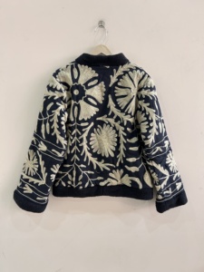 Veste en fausse fourrure Suzani en coton pour femme, manteau court d'hiver, veste bohème faite à la main - Product Image 6
