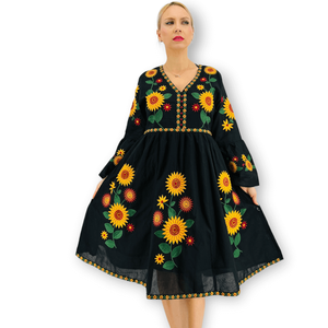 Robe bohème brodée de tournesols, col en V, longueur genou, manches longues, taille naturelle, tissu tissé écologique - Product Image 4