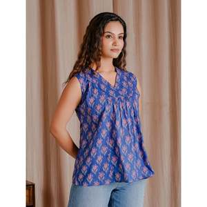 Haut court en coton Mulmul imprimé bleu, tissu tissé respirant, confortable, haut en coton Butti - Product Image 5
