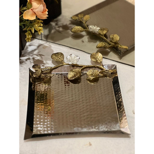 Décoration de table martelée plateau de service alimentaire plateau en métal doré de qualité de luxe avec poignée d'accent floral présentoir de collations à vendre - Product Image 4