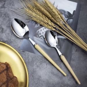 Ensemble de couverts en bois fin de qualité supérieure, élégant et durable, en acier inoxydable, multi-pièces, idéal pour un usage quotidien et les événements, en provenance d'Inde - Product Image 2