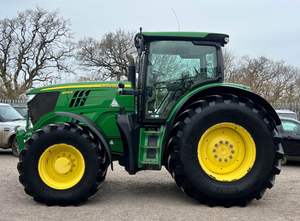 Tracteur agricole Johnn Deeree 6210R original disponible à la vente - Product Image 6