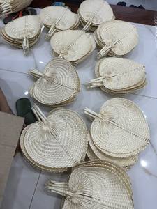 Ventilador de mano de bambú hecho a mano de Vietnam Ventilador plegable natural ecológico Ideal para regalos de recuerdo y distribuidores minoristas 2025 - Product Image 4