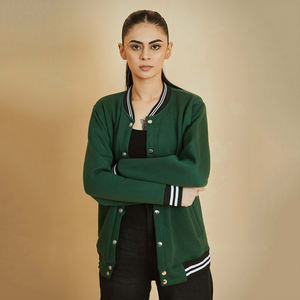 Moda callejera Ropa de mujer Botón más cerca Chaquetas universitarias Nueva colección de invierno Venta al por mayor Chaquetas universitarias a rayas - Product Image 5