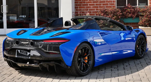 SBM16BEA1SW003920 รถยนต์อุตสาหกรรมเกรด OEM ปี 2025 ไฮบริด สปอร์ต คูเป้ ขับเคลื่อนล้อหลัง เครื่องยนต์ 3.0 ลิตร ทวินเทอร์โบ V6 680 แรงม้า - Product Image 5