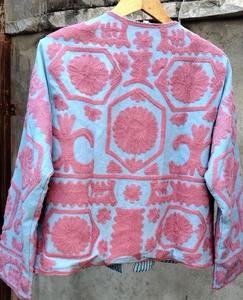 Manteau d'hiver Tnt fait à la main avec veste Suzani brodée de fleurs 100% laine respirant poisson cuir à lacets - Product Image 2