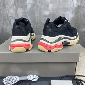 Zapatillas deportivas casuales transpirables de lujo para hombre y mujer, de diseñador de alta gama, con suela de goma cristal y estilo tenis. - Product Image 5