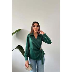 Blusa de Satén con Detalles de Botones Esmeralda - Esmeralda - Product Image 2