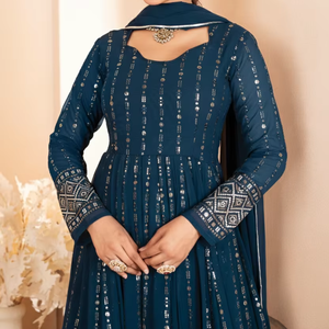 Ensemble Kurta Anarkali pour femmes Unity Luxure, en rayonne de qualité supérieure, imprimé avec du tissu métallisé, avec dupatta assorti, tenue ethnique de luxe pour les fêtes - Product Image 1