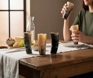 Vaso de Vidrio de Cuerno de Búfalo Natural de Estilo Vintage con Técnicas Tradicionales para Interiores con Temática de Herencia a Precio de Mayoreo - Product Image 3