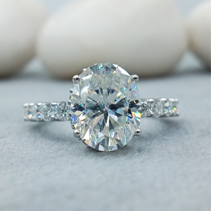 D'VINS JEWELS' Classic Popular Style 9x7mm Moissanite Diamond Lab Grown Engagement Ring for Parties - Product Image 1