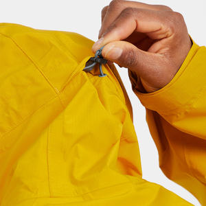 Chaqueta de lluvia Adventure Ready con capucha ajustable y bolsillos con cremallera para todo tipo de clima - Product Image 4