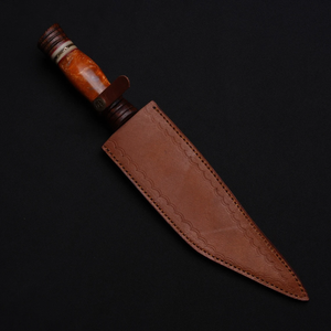 Cuchillo de caza Bowie de hoja de acero de Damasco personalizado hecho a mano con mango de madera de refuerzo de latón de acero D2 para combate soporte OEM - Product Image 5