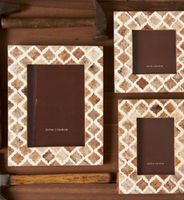 Cadre photo artisanal rustique en bois d'acacia et rotin, écologique, personnalisable, pour la décoration de bureau à domicile, idéal pour offrir