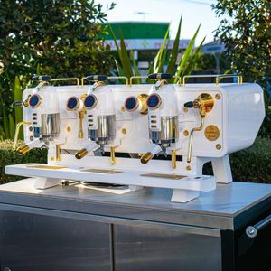 Compre Nuevas Máquinas de Espresso Comerciales Semiautomáticas y Automáticas de 1 a 3 Grupos para un Servicio Rápido en Cafeterías y Restaurantes - Product Image 2