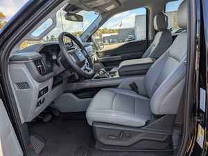 F-150 Lightning Platinum 2024 d'occasion de haute qualité, batterie à autonomie étendue, 4x4, plusieurs couleurs, régulateur de vitesse, sièges en cuir côté conducteur - Product Image 6