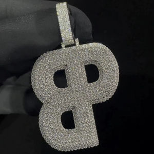 จี้เพชรโมอิสซาไนต์ทรงฮิปฮอปสุดเทรนดี้ ประดับเพชร VVS พร้อมชุบทองบนเงินแท้ 925 ดีไซน์อักษรย่อ สำหรับผู้หญิง ราคาประหยัด - Product Image 3