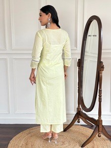 Costume Salwar indien pakistanais tendance en coton lourd, dernière collection exclusive de qualité supérieure, vêtements de fête et de mariage pour femmes - Product Image 2